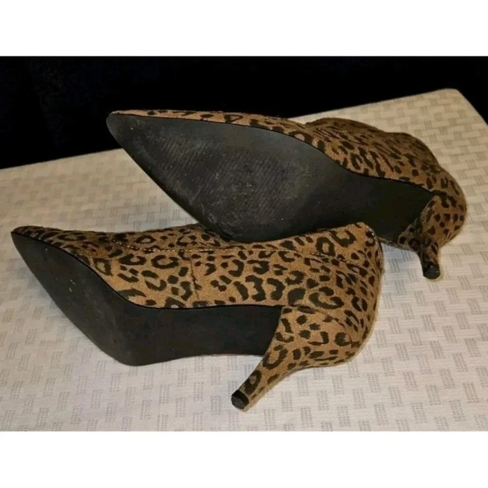 Colin Stuart Women's Size 6.5 Heeled Ankle Boots Vegan Suede Brown Leopard Print